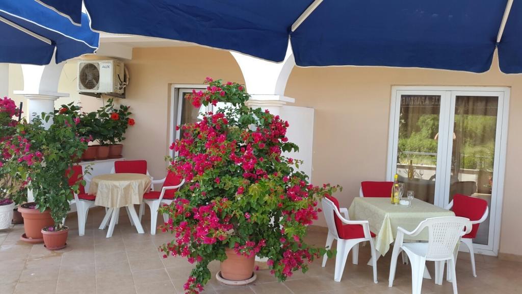 Firenze Apartments Улцин Екстериор снимка